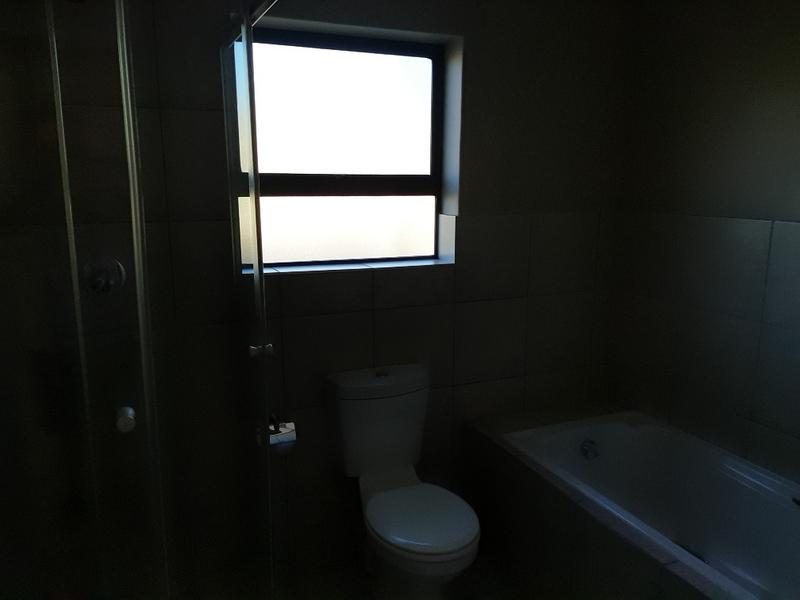 To Let 2 Bedroom Property for Rent in Burgundy Estate Western Cape